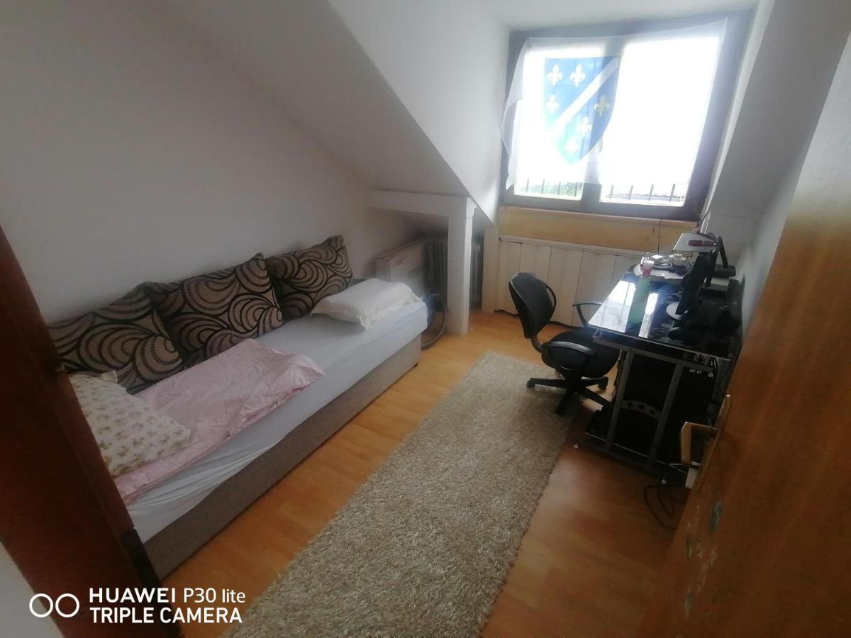 Asja Guest House Lukavac Bagian luar foto