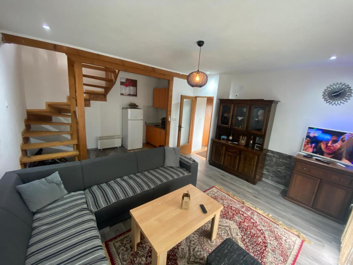 Asja Guest House Lukavac Bagian luar foto