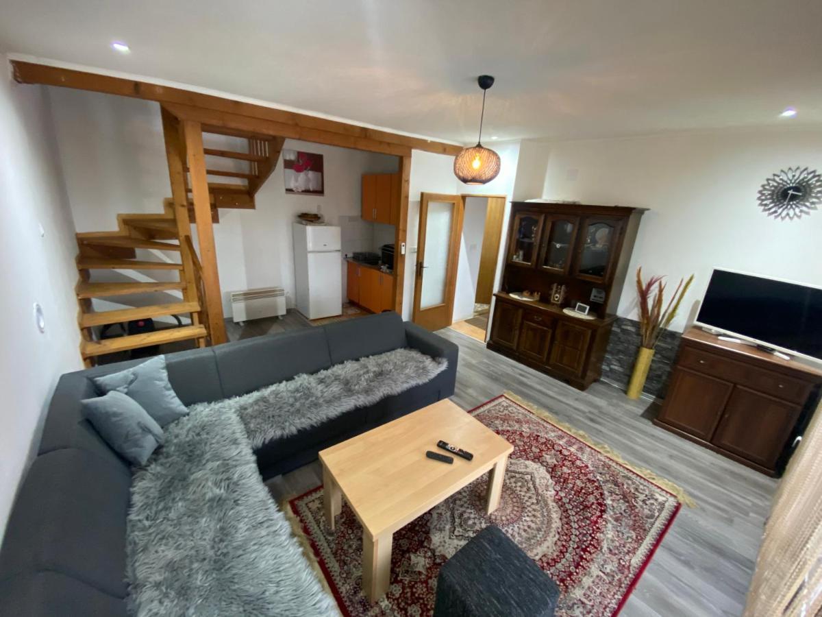 Asja Guest House Lukavac Bagian luar foto